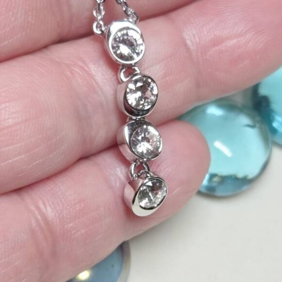 💞Swarovski Droplet Necklace Dangle Pendant With Clear Crystals Silver Tone 💞 - Picture 7 of 10